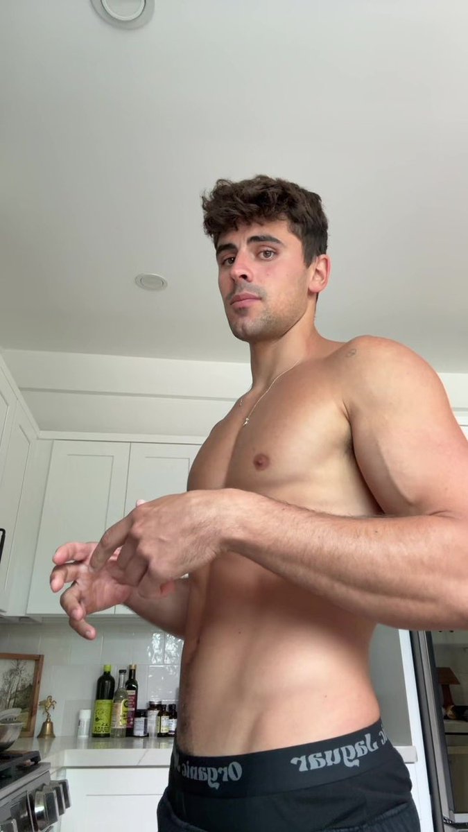 nastier_mf's tweet photo. Fuck its hot https://t.co/qWz68rGe3i