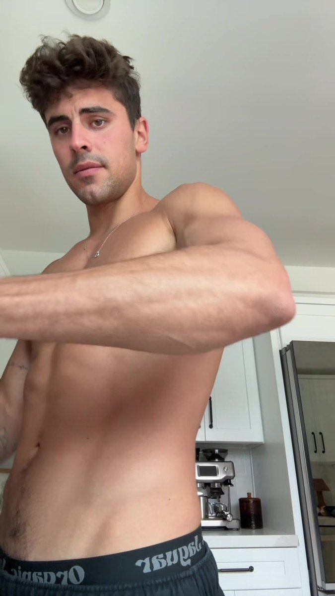 nastier_mf's tweet photo. Fuck its hot https://t.co/qWz68rGe3i