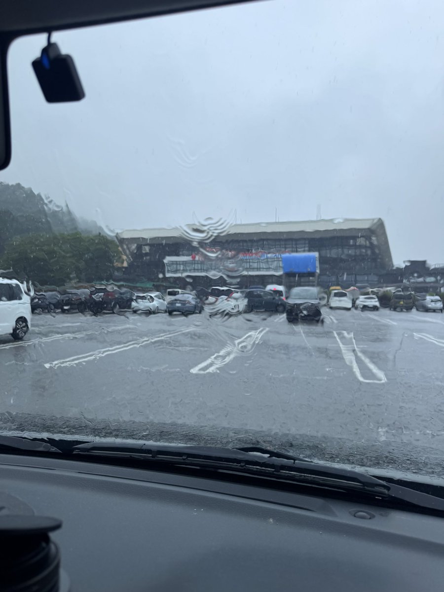 SHIm_KT's tweet photo. 着いたよー！

めちゃ雨降ってる☔️

#近代麻雀水着祭2026 https://t.co/1XravaEyPy