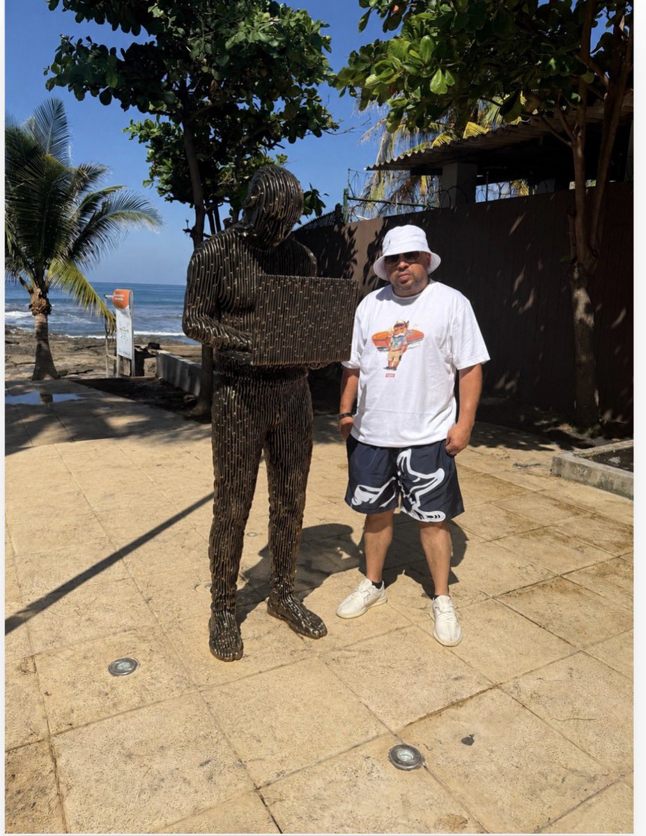 MSaravia007's tweet photo. "I recently visited El Salvador and had the incredible opportunity to explore Bitcoin Beach, where I also stopped by the iconic Satoshi Nakamoto statue." https://t.co/5OSgDNTMry