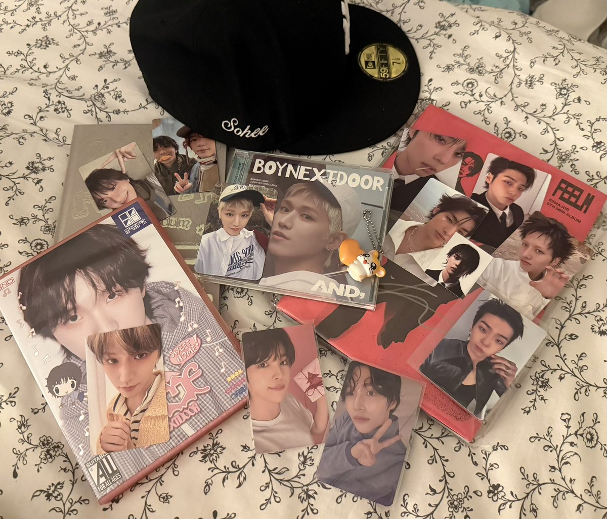 leehnaii's tweet photo. haul if anyone even cares https://t.co/JfDcKZOabw