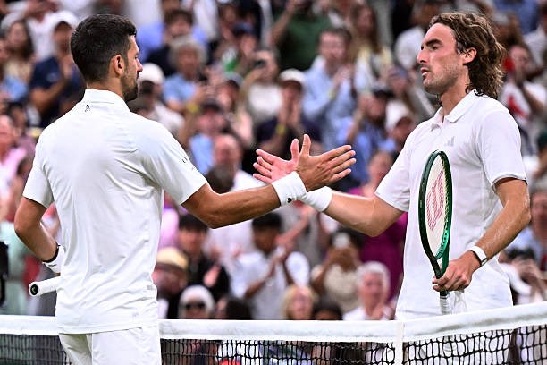 jmgmoron's tweet photo. OJO a las palabras de Djokovic sobre el nivel actual de Tsitsipas.

🗣️ “No está en la forma como cuando era Top 5. Eso es obvio. En momentos importantes ha fallado puntos que normalmente no fallaba”

🗣️ “Así es el tenis. Cuando pierdes confianza, piensas demasiado y no juegas de manera correcta esos puntos”

🗣️ “Necesita encontrar esa confianza para volver a recuperar el nivel que tenía antes”