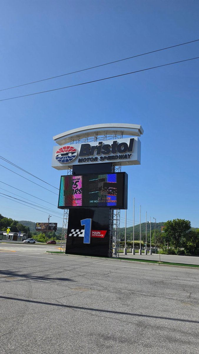 fyke_44's tweet photo. Bristol, TN
@ItsBristolBaby https://t.co/Cutu0YYVWI