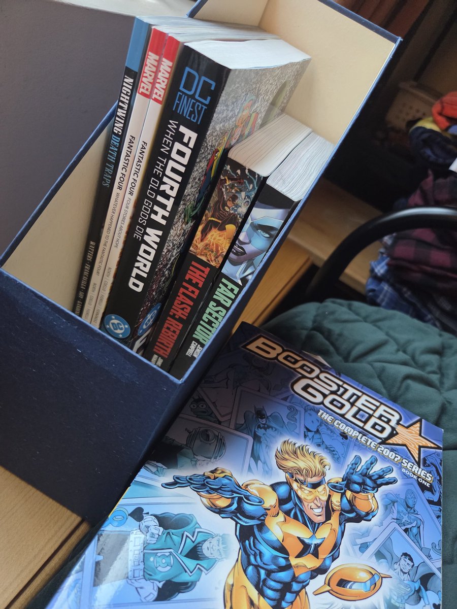 pyroinfusion's tweet photo. Im gonna sit here and read until my comics to read bin is Empty or die trying https://t.co/ViTKJFG3La