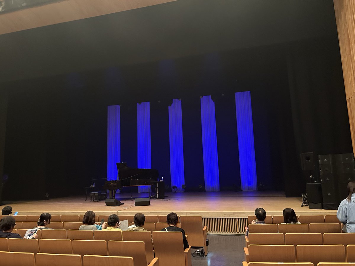 We17Qj's tweet photo. 八神純子さんのコンサート参戦今回で3回目！ピアノだけど1人オーケストラと言われる宮本貴奈さんとのコラボ。往年のヒット曲も大人が楽しめるものになってて素晴らしかった！彼女の声は不思議と涙をそそるな https://t.co/iUrB3umGNP