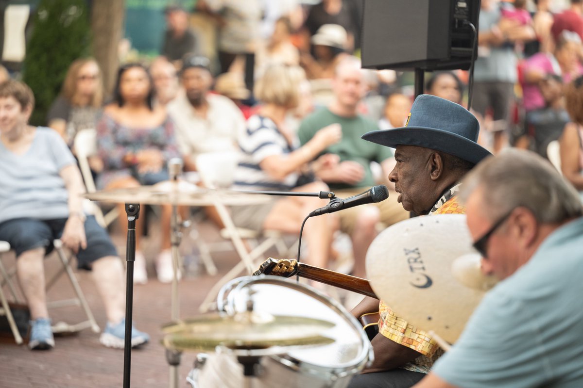 vopnews's tweet photo. Kick off your holiday weekend with Red, White and Blues Night at Thursday Night Out! Don’t miss a soulful evening of live blues, great food and patriotic vibes in Downtown #OakPark. The popular dine-around series takes place from 5-9 pm every Thursday: https://t.co/q7Nkaqa5r7 🇺🇸 https://t.co/AmyUSjuBRH
