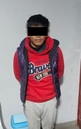 Regpol_Puno's tweet photo. #Puno🚨 I Efectivos de la Comisaría PNP Juliaca lograron la detención de una persona de 32 años de edad, por la presunta comisión del delito contra la vida, el cuerpo y la salud, en la modalidad de lesiones dolosas. #PoliciasEnAccion👮🚔 https://t.co/mSBPuyaiqy