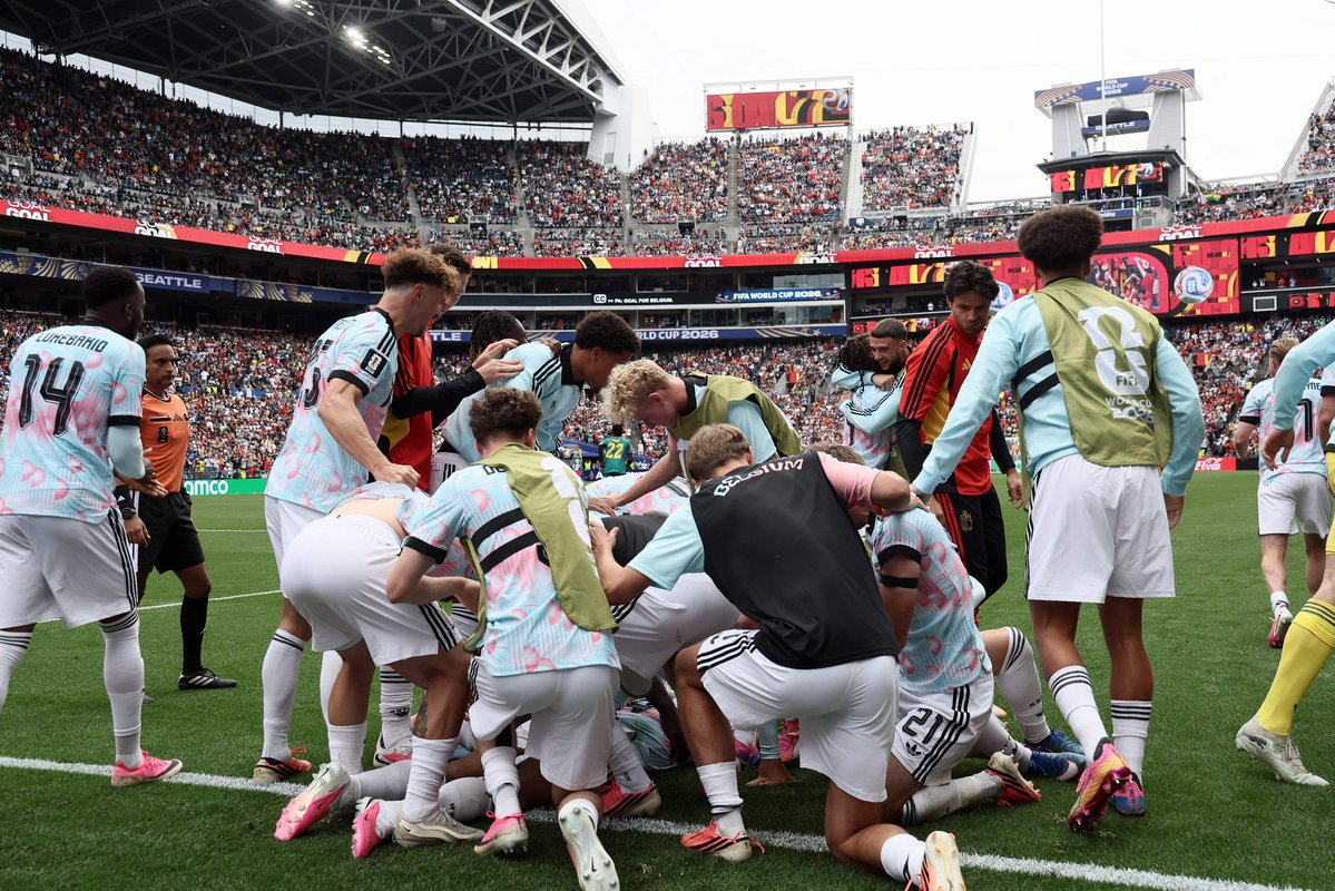 _BeFootball's tweet photo. 🚨🚨 RUDI GARCIA SUR LE FAIT QUE LE SÉNÉGAL 🇸🇳 AIT DÉFENDU À 2-0 🥶:

« ON SAVAIT QU’À 2-0 ILS FERAIENT TOUT POUR PROTÉGER LEUR BUT, CE QUI EST À MON AVIS UNE GRAVE ERREUR.

RAPPELEZ-MOI QUAND ON MÈNERA 2-0 DE NE PAS FAIRE ÇA. ❌😶‍🌫️

Même si on prend un 2e but, on connait ces équipes, elles perdent leur structure tactique vers la fin du match. 

Quand vous prenez un but comme ils l'ont fait à 2-1, le match a changé d'âme. »

(@M6)