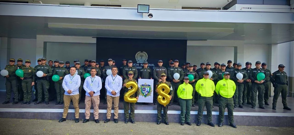 PoliciaCucuta's tweet photo. 👮🏻‍♀️🎉 La @PoliciaColombia 🇨🇴 conmemora el 28.º aniversario de la Dirección de Protección y Servicios Especiales, una especialidad que durante 28 años ha trabajado con compromiso y vocación por la protección de la niñez y la adolescencia, el patrimonio cultural y el turismo. https://t.co/L6UaFeoPit