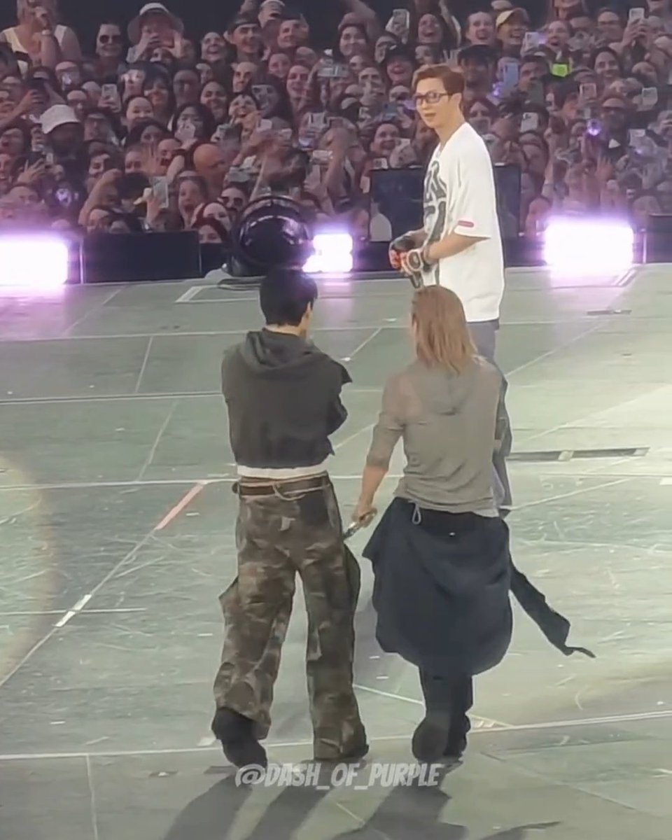 JAKSAL_5813's tweet photo. 뭐허냐 https://t.co/FGZI6GQRfe