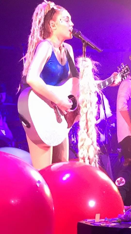 SheIsCumming's tweet photo. @MileyUpdates This was an experience 🙌 https://t.co/32KlP0gl7x