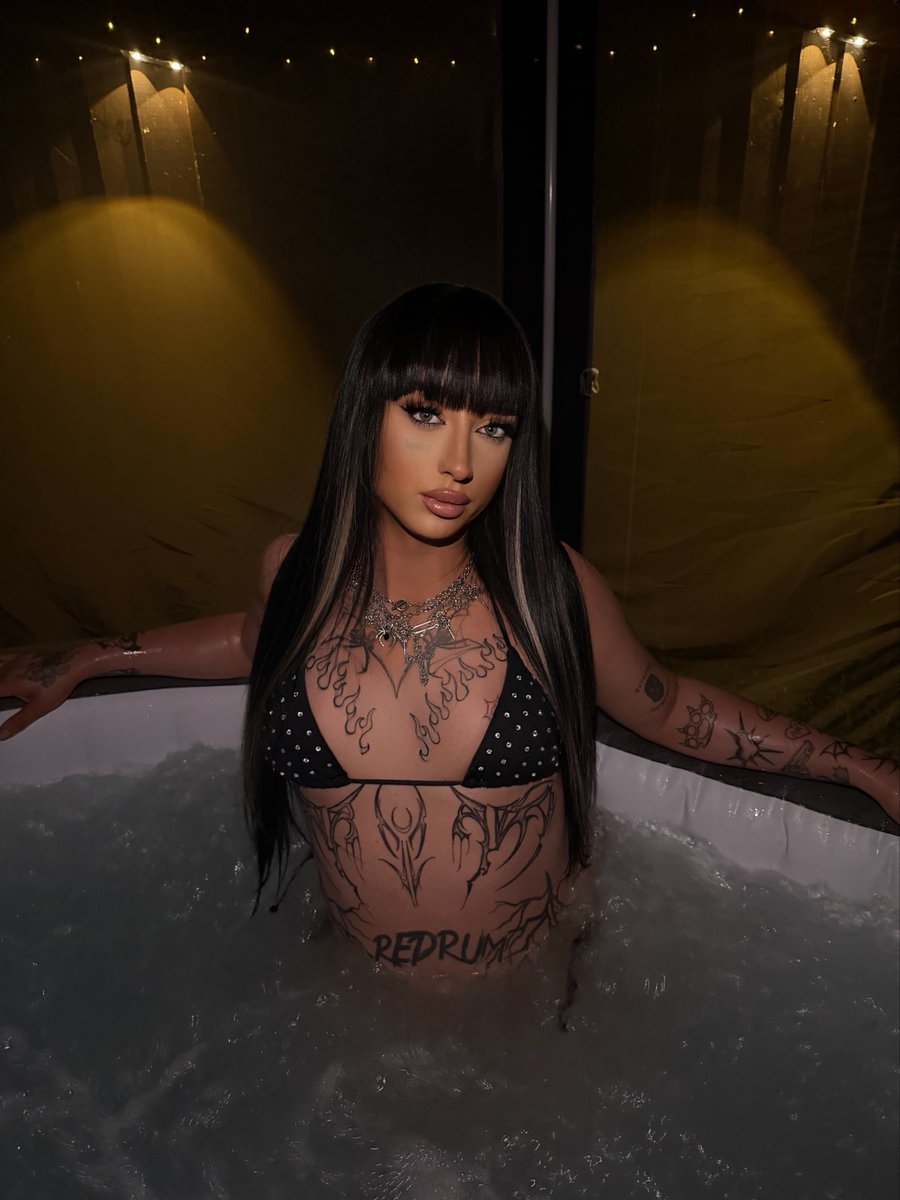 trans_dollx's tweet photo. Who wants to get wet n wild with me? 💦 https://t.co/8pPYeogy0J