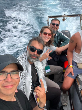 SebastianRochaZ's tweet photo. 🔹Me pregunto se ya partió la flotilla de Víctor Chanfreau y sus amigos a La Guaira, Venezuela ?

O si los diputados del Partido Comunista ya llevaron ayuda humanitaria como lo hicieron con Cuba, país que no ha sufrido ningún terremoto, pero si ha sufrido 66 años de comunismo. https://t.co/AZjjaLNHLx