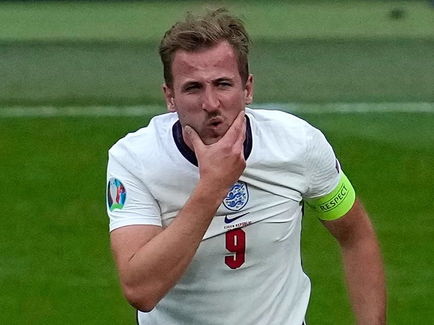footballconfid1's tweet photo. Harry Kane…

2016: “As long as there’s a vision with the club… I’d love to (be at Tottenham) for the rest of my career.”

2019: “As long as the club is showing the right ambition, I want to be part of the journey.”  

2020: “I love Spurs, I’ll always love Spurs.”

Could we?! 🤔 https://t.co/TTE2Y5tVxK