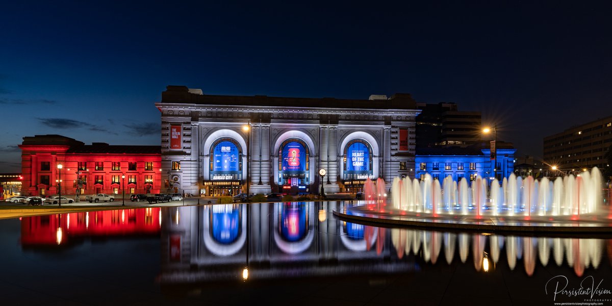 UnionStationKC's tweet photo. Tonight, we shine in red, white, and blue as we cheer on Team USA in its Round of 32 match against Bosnia and Herzegovina. 🇺🇸

Photos by Andrew McDonald, Persistent Vision Photography https://t.co/CTaA4ovaEG