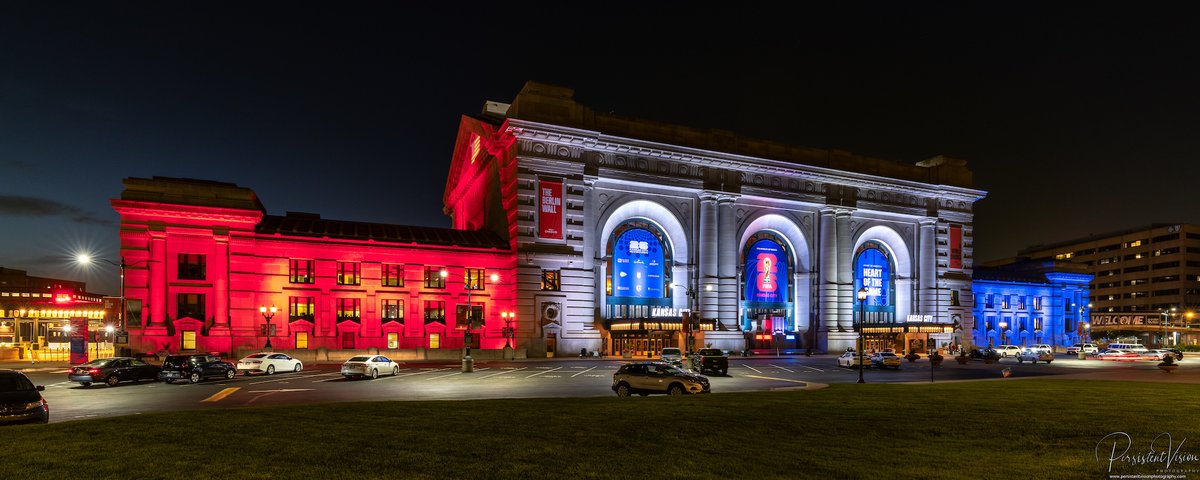 UnionStationKC's tweet photo. Tonight, we shine in red, white, and blue as we cheer on Team USA in its Round of 32 match against Bosnia and Herzegovina. 🇺🇸

Photos by Andrew McDonald, Persistent Vision Photography https://t.co/CTaA4ovaEG