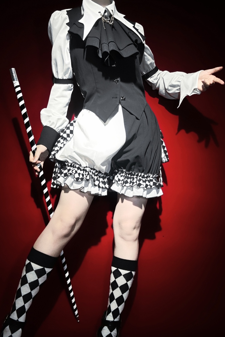 fanplusfriend's tweet photo. #ootd
An #ouji #lolitafashion #coordinate.
Vest CT00230N: https://t.co/C6Xhe9mWgY
Shirt with jabot TP00146N: https://t.co/Eqrob0xXOG
Shorts UN00017N: https://t.co/5ThxhlU9Uc https://t.co/t6aWIFUcMe