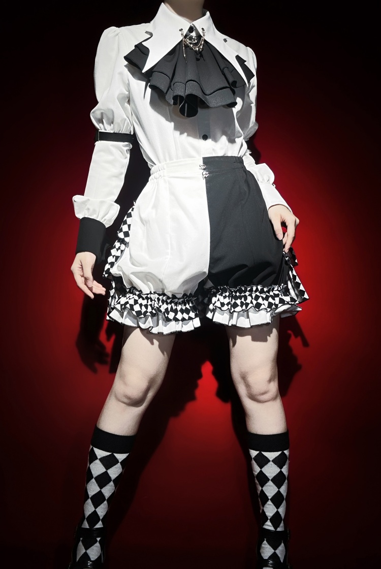 fanplusfriend's tweet photo. #ootd
An #ouji #lolitafashion #coordinate.
Vest CT00230N: https://t.co/C6Xhe9mWgY
Shirt with jabot TP00146N: https://t.co/Eqrob0xXOG
Shorts UN00017N: https://t.co/5ThxhlU9Uc https://t.co/t6aWIFUcMe