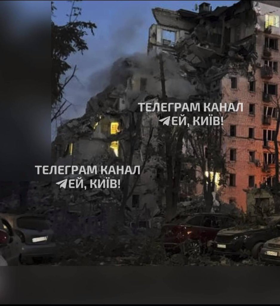 krasnivska's tweet photo. Another brutal night in Kyiv. Russia attacked with drones, cruise missiles and ballistic strikes. Explosions across the city, fires in the center, residential buildings damaged.
Russia is a terrorist state.
#KyivUnderAttack #StandWithUkraine #RussiaIsATerroristState https://t.co/NiwGo5359z