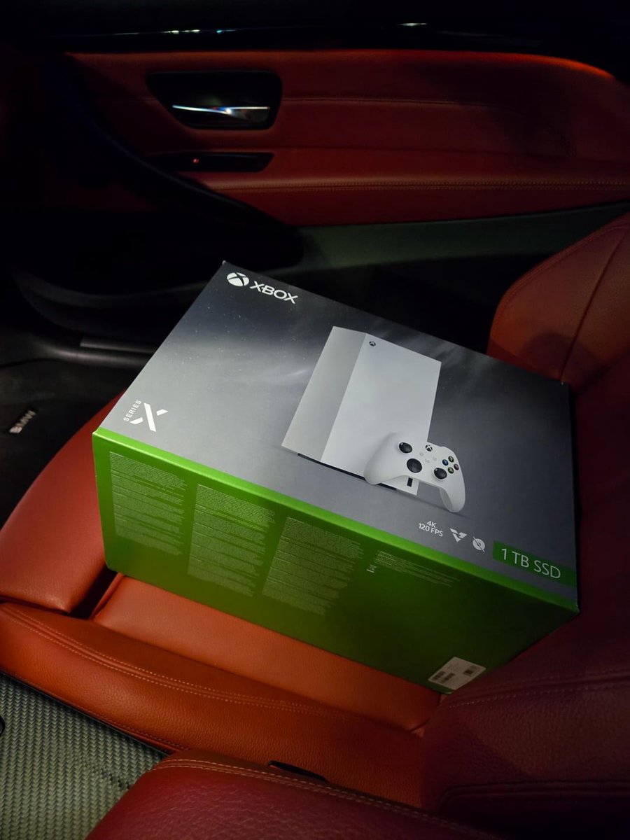 _Aaronify's tweet photo. User @therezzurectedG sold his ps5 pro to get Xbox series X welcome to the family 💚 this is where you belong 🙏 https://t.co/eI5qLuG9G8