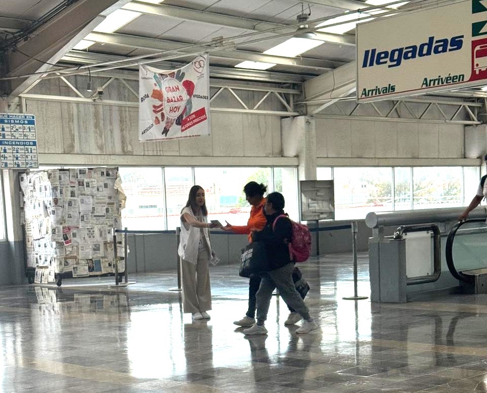 CDHPuebla's tweet photo. 🎽 Hoy, como todos los días, nos pusimos la camiseta de los derechos humanos.

👥 Nuestros Módulos de Información y Orientación se instalaron en puntos estratégicos como Zacatlán, CAPU, Conos de Puebla, Fundación Luna y UCIC, para impulsar la prevención y hacer frente común contra la trata de personas, el abuso y la explotación.

🥅 Acércate, conocer tus derechos es el primer paso para protegerte y hacer de este un #MundialConDerechos 🤛