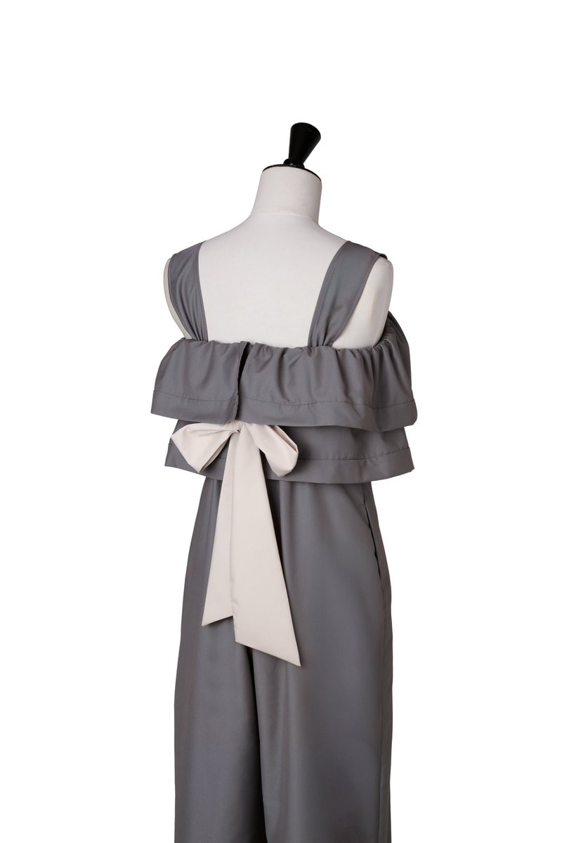 be4g_e's tweet photo. 個人的にDouble-Tiered Back-Ribbon Jumpsuitがめっちゃかわいいって思ってる💓腕なるべく隠したい界隈（？）としては、これで外に出かける自信は全くないけど😭笑　
なにか対策あるかなぁ💭
#herlipto https://t.co/5GRQJx1U63