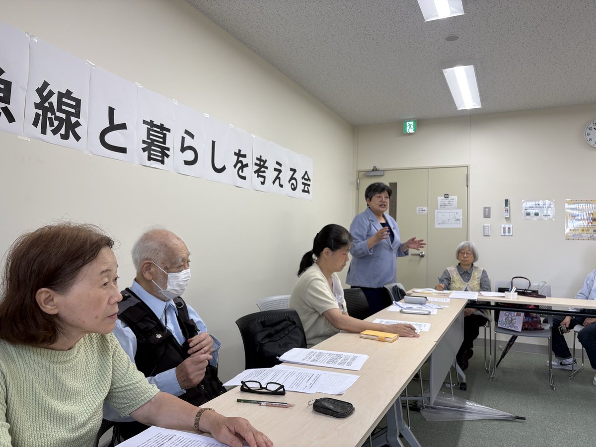 futabaotome's tweet photo. 小田急線のワンマン運転化に、市民団体がNOの声を上げました。5月、小田急電鉄は「2030年頃に新宿−相模大野間をワンマン運転化する」と発表。南武線の様子を知っている川崎市民は直ちに「小田急線の安全輸送と沿線の暮らしを考える会」を結成しました。私も議会質問を報告。#ワンマン運転
#小田急 https://t.co/OKbRRijm3Z