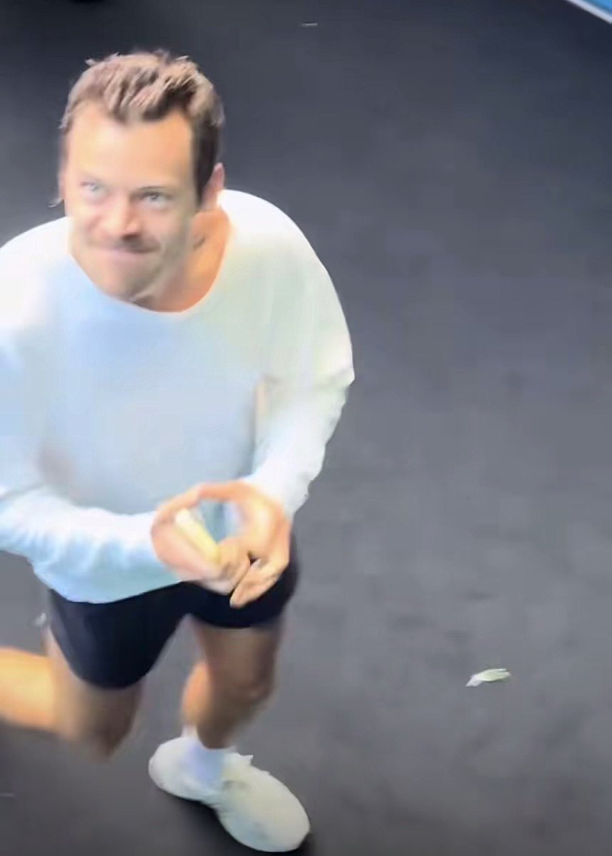 hrrysmullet's tweet photo. new reaction photos just dropped https://t.co/aln3tvd8ns