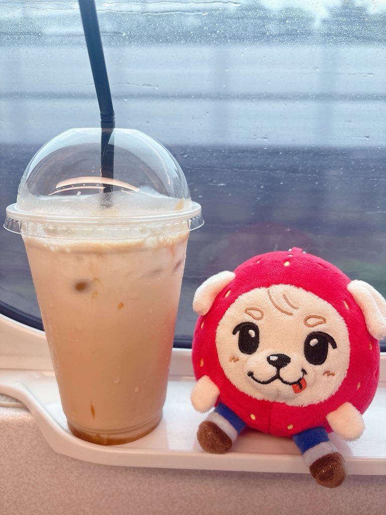 gan0306mk's tweet photo. いざ！大阪へ🚄
また雨だよ☔️😭
 #JSBLAND #岩田剛典 https://t.co/OpY7YTojzs