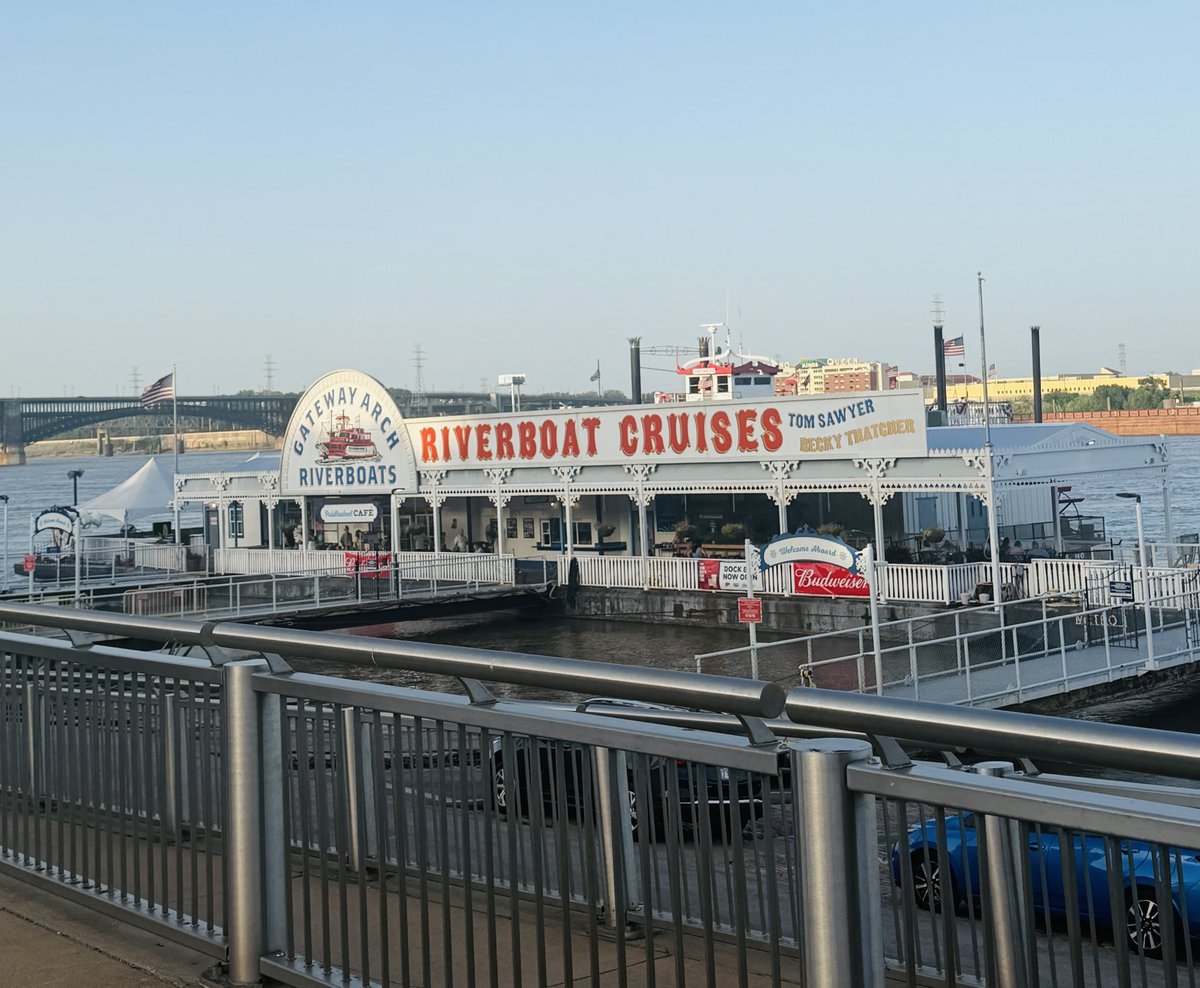 MsFainfirsties's tweet photo. A Mississippi River dinner cruise isn't just about the views—it's about the people around the table. Sometimes the best souvenir is a genuine laugh. 🚢😂  @KEDCGrants @KingWendy_m @DrJWEvansJr https://t.co/aOr3k2zulE