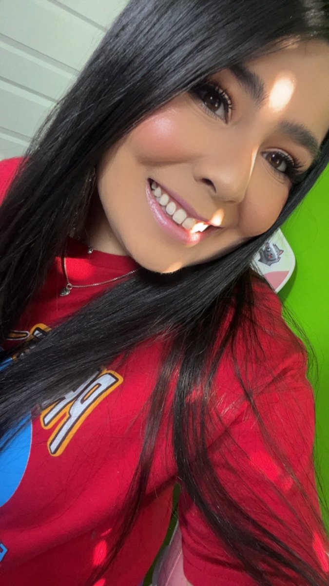 Jazzzy's tweet photo. Stream is now [LIVE 🔴] 

Uploaded some new gif emotes and added a new follower emote ! 

Link is in bio 🔨 https://t.co/44Ca5uNlGw