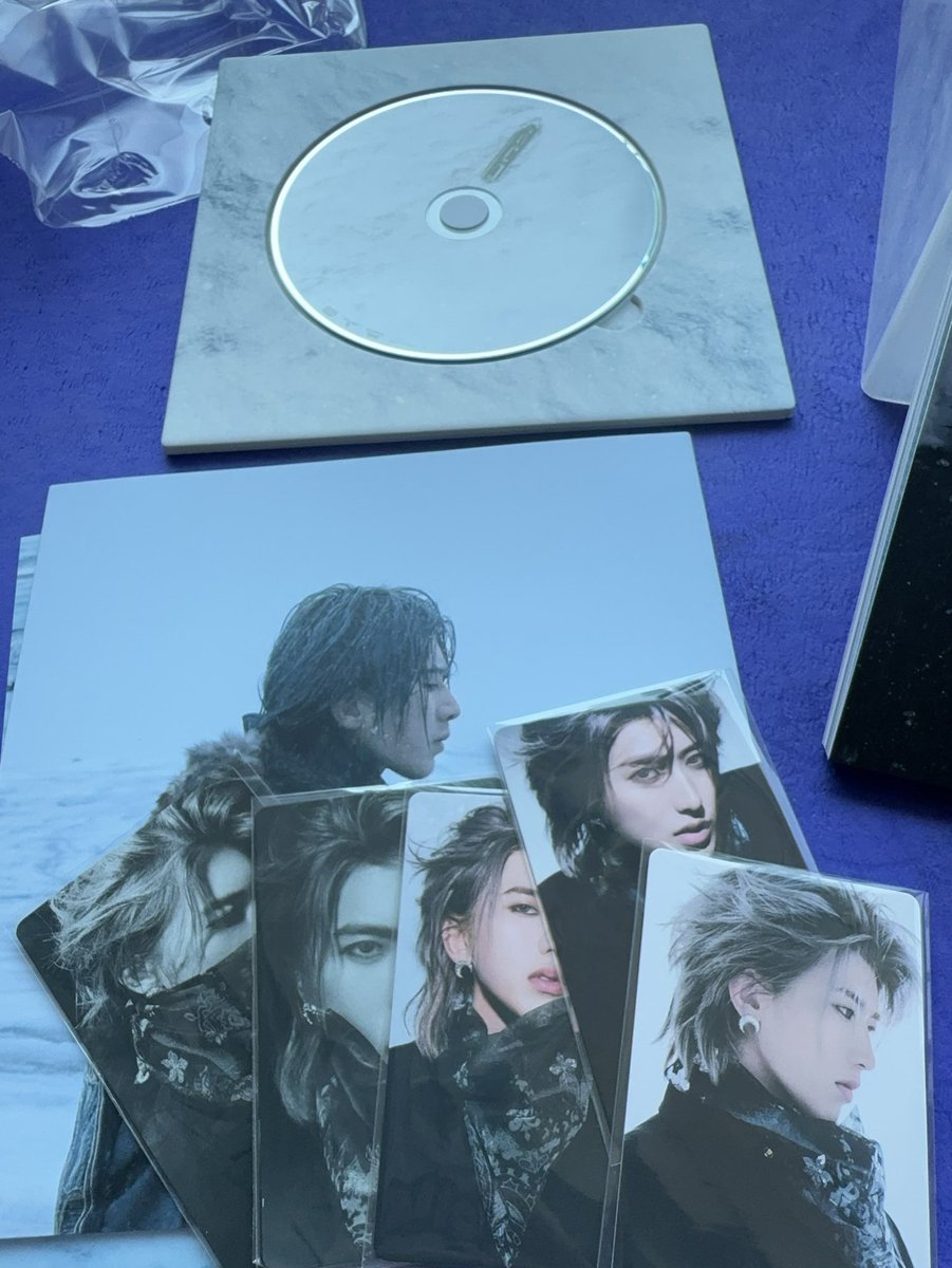 sky961106's tweet photo. my KUN album and Little Coldy have arrived home https://t.co/PWI0t3Tkk9