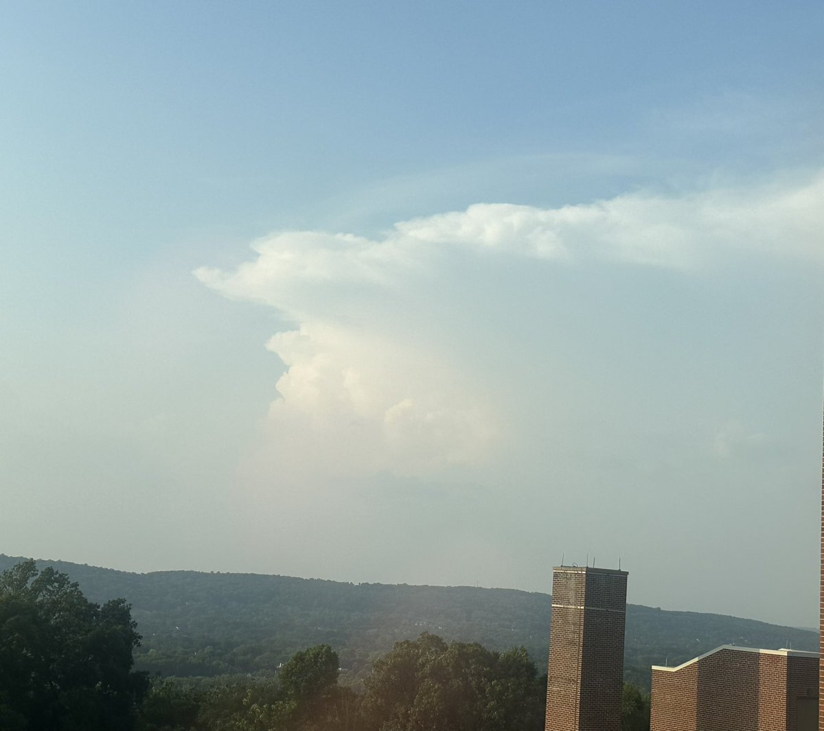 EasternChaser's tweet photo. You can easily see that Bucks County thunderstorm from 35 +/- miles away, even with the haze: #pawx https://t.co/FP7NUoa6b3
