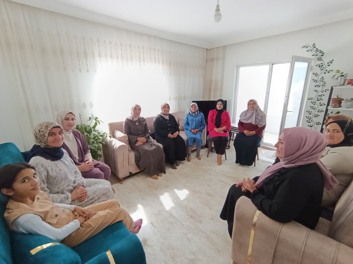 Deryailikan's tweet photo. Yönetimizden Fatma Sürücü ablamızın kıymetli amcasının vefatı dolayısıyla, yönetimimizle taziye ziyaretinde bulunarak başsağlığı dileklerimizi ilettik.

Merhuma Allah'tan rahmet, başta Fatma Sürücü ablamız olmak üzere ailesine ve akınlarına  başsağı diliyorum.
@SamilogluFaruk https://t.co/UG98qLYeeN