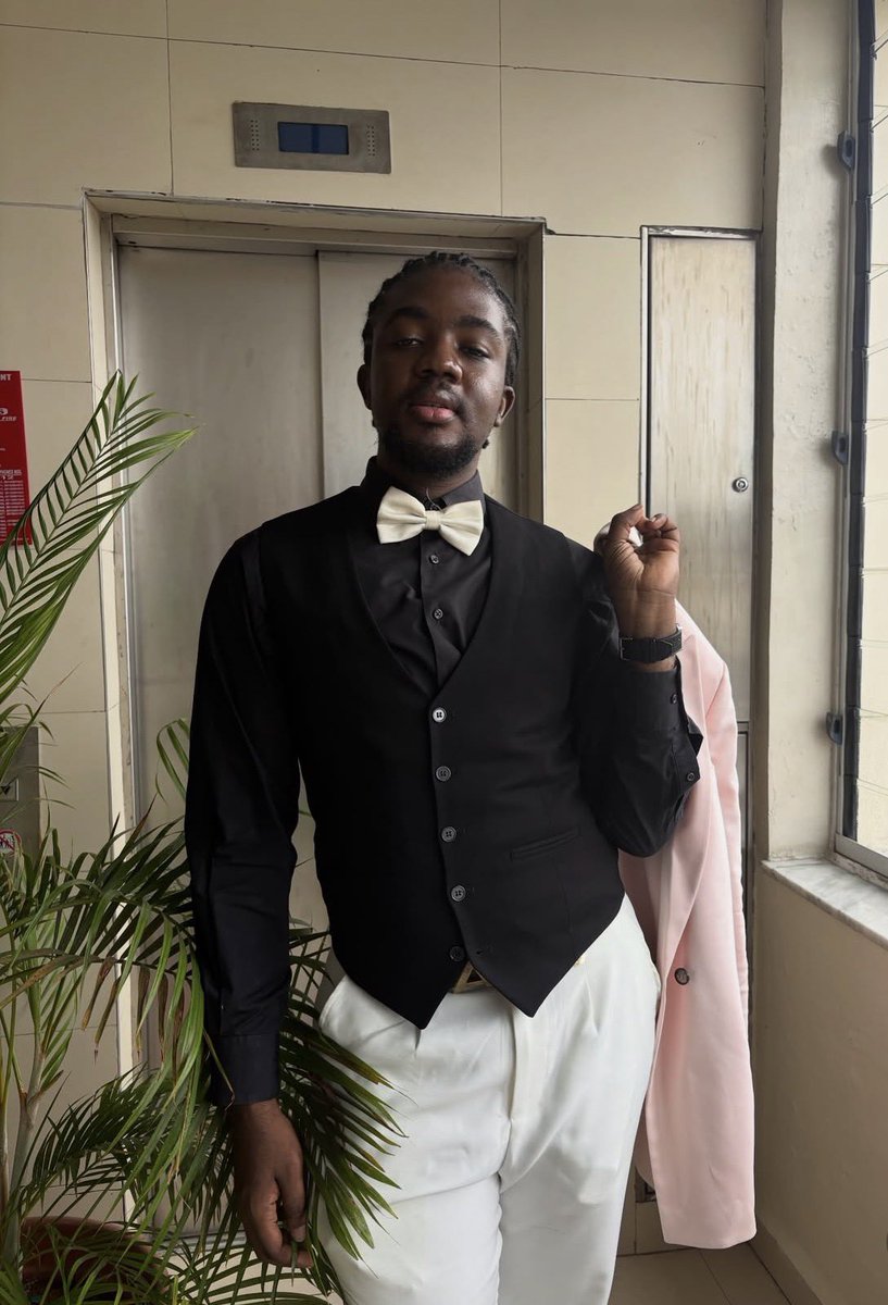 CHULLY1010's tweet photo. Kunle Afolayan’s son graduates from Pan-Atlantic University in Lagos 🎓 https://t.co/Q7HlyzPklp