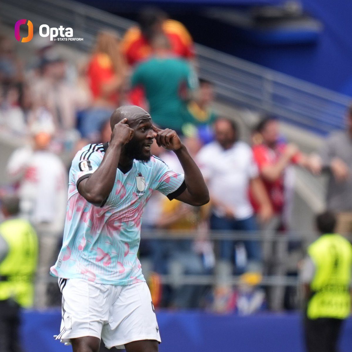 OptaJohan's tweet photo. 2.5 - This World Cup, Belgium have averaged 2.5 goals per 90 minutes with Romelu Lukaku on the pitch, compared to just 1.2 without him. 

Impact. https://t.co/PdJqcrzcIQ