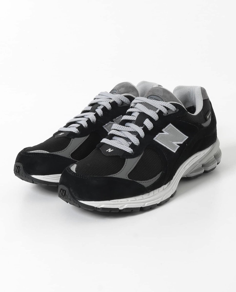 y_knman's tweet photo. 絶対1足は持っておきたい
おすすめGORE‑TEXスニーカー3選がこちら

①New Balance 2002R GORE-TEX
②Salomon XT-6 GORE-TEX
③Clarks Wallabee GORE-TEX https://t.co/w1PTFvJkHb