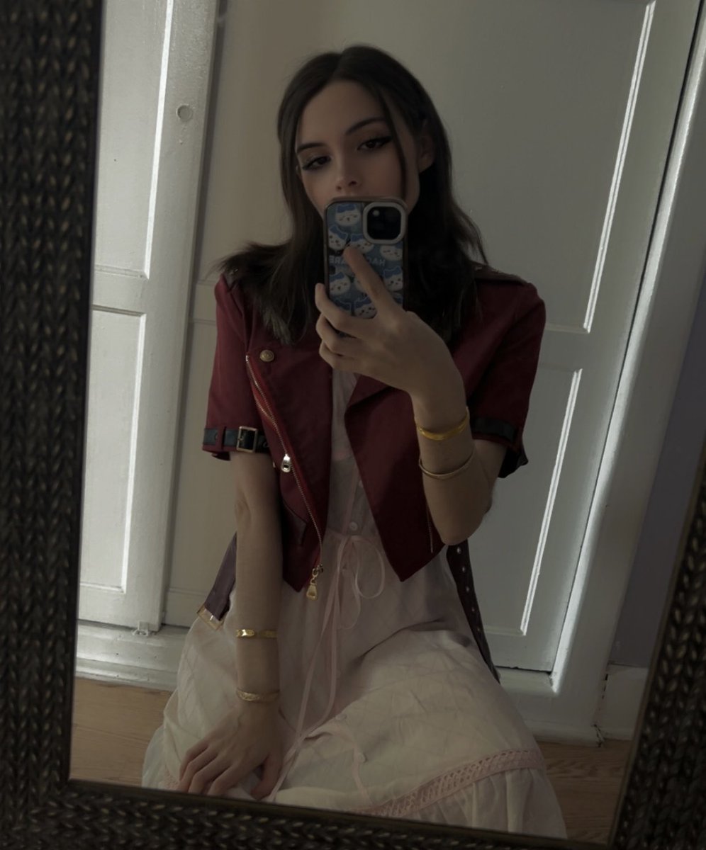 hu_manbee_ing's tweet photo. it’s a me lissa aerith https://t.co/AMnXZEadqO