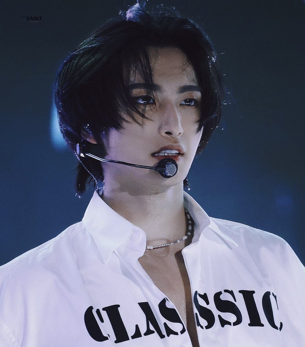 hwamelo's tweet photo. thinking about this seonghwa rn https://t.co/KEcX2OVkci