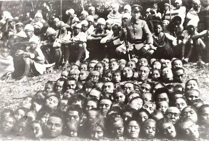 nanalisq's tweet photo. @TaravaGani @Brisadassah_ @TETU2775771 @zundaisky Vocês que começaram, toda ação gera um reação. Então continuem com o racismo de vocês daí, e nos continuamos com nossas referências históricas daqui. Amou? https://t.co/YOQlnW5VXv