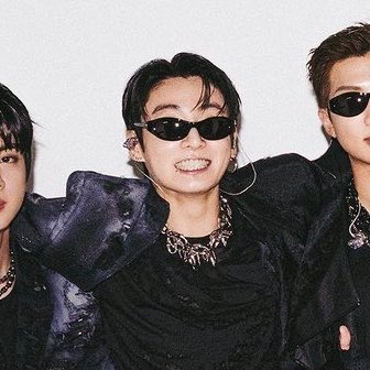 mubai__jk's tweet photo. ยิ้มแฉ่งอยู่คนเดียว น่ารักว่ะ 55555555555555555555555555555555555 https://t.co/N6oPTFqepw