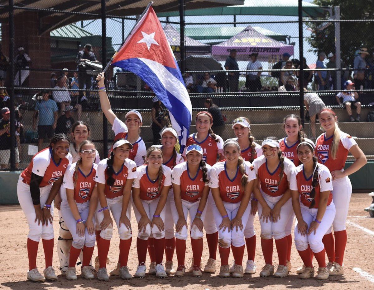 kyliediaz2029's tweet photo. Although it wasn’t the outcome I hoped for, I had an amazing time representing @TCICTEAMCUBA🇨🇺🇨🇺 BA: .455, OBP: .500. Such a great experience with an amazing group of girls 🔥@SFInferno28_29 @TCSFastpitch #TeamCuba #classof2029 @sfinferno_FP https://t.co/tSXRJ5ihSV