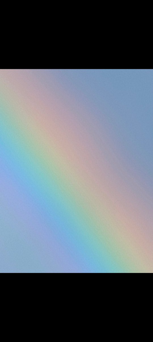 FrequentGiggler's tweet photo. Might I recommend zooming in on a rainbow 🌈 https://t.co/fDMkwn6G4G