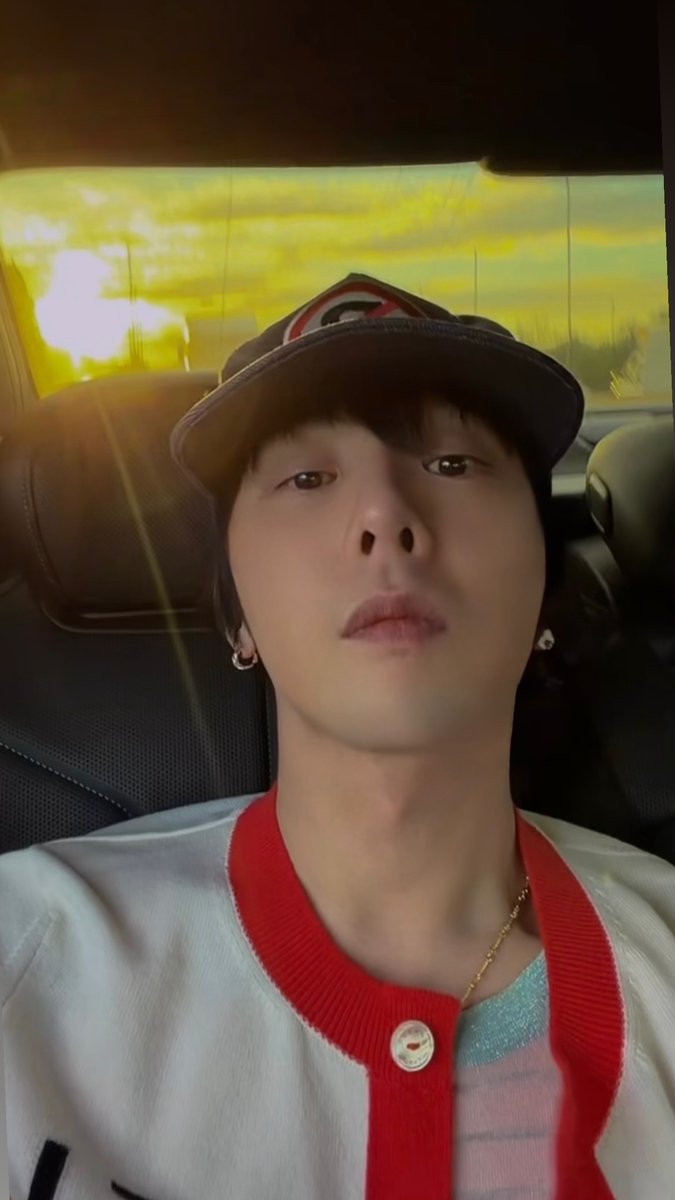 iamyourgd's tweet photo. 오빠로인해 일어나는일에 무수히 화가나는 나ㅜ
그런 나를 위로해주는 단 한가지 오빠 얼굴 🫪 https://t.co/6FhHy4fBn2