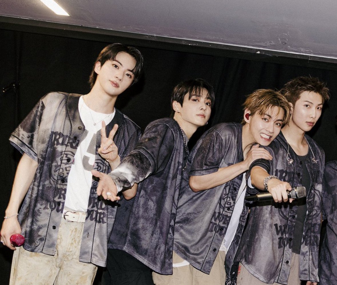 thvdokook's tweet photo. os Kim sempre juntinhos, amo https://t.co/4RUL7LbjjZ
