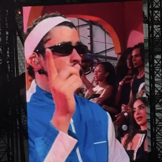 PopCrave's tweet photo. Manon was spotted in Bad Bunny’s Casita at his ‘Debí Tirar Más Fotos’ tour in France. https://t.co/HZtJW2WT87