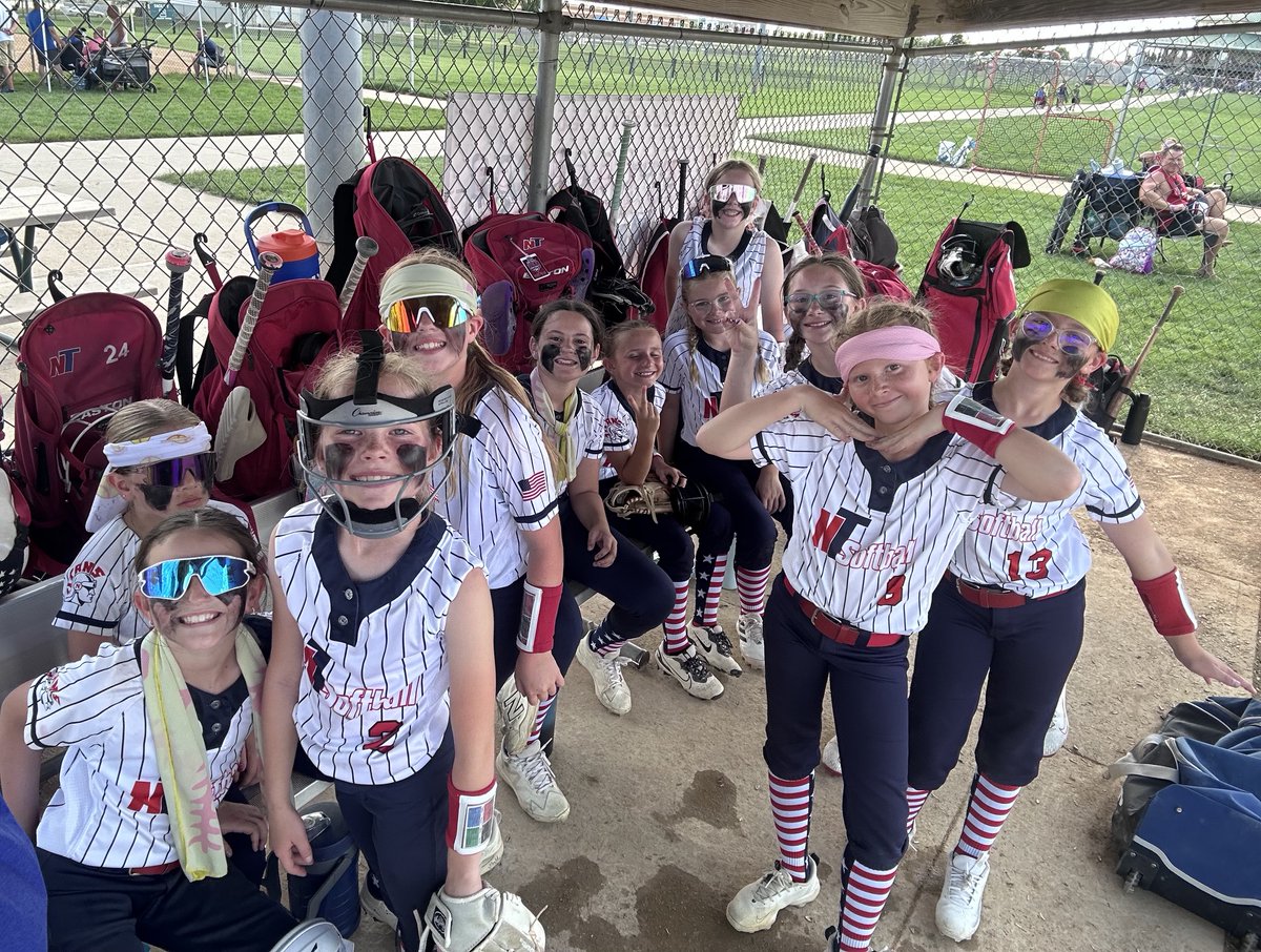 NTSoftball2's tweet photo. NT Tractorhouse 9u Nauenburg capped off the year competing at Class C State in Hastings.

The future is bright for this young group! A huge thank you to our coaches, families, and everyone who cheered these girls on all season long.

Until next season… 💙🥎❤️ https://t.co/rSmvaNum8U