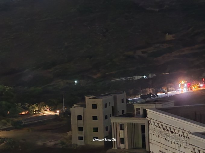 ferozwala's tweet photo. #WestBank: 🔴Israeli occupation forces storm the Al-Basatin roundabout area in the city of #Nablus.
▪️ Occupation forces raid the town of "Beit Ummar" north of #Hebron.
https://t.co/BhD7Y5IqQm
📸Occupation army closes the entrance to the village of Al-Mughayyir, northeast of #Ramallah.