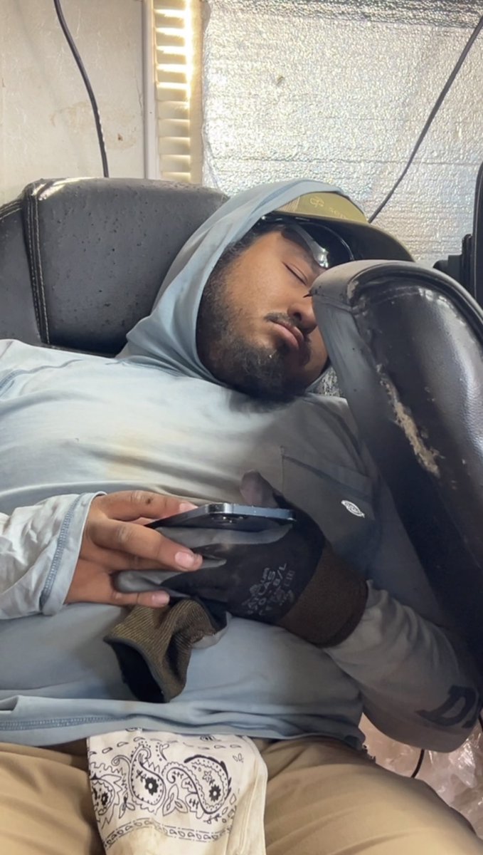 Dreadlos's tweet photo. This foo might have diabetes 😂 https://t.co/G5wKM0i7q1