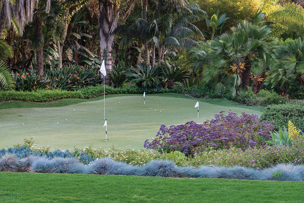 DreamHomesMag's tweet photo. Fully gated on nearly 3 acres, the property unfolds as a private compound of uncommon scale, land, &amp; serenity.

Presented by: @tvandamm DRE# 02011614 | Berkshire Hathaway HomeServices CA Properties &amp; @raser.realestategroup DRE# 01495025 | Compass

View: https://t.co/4ivl6iyxxW https://t.co/x5T1aO6hgM